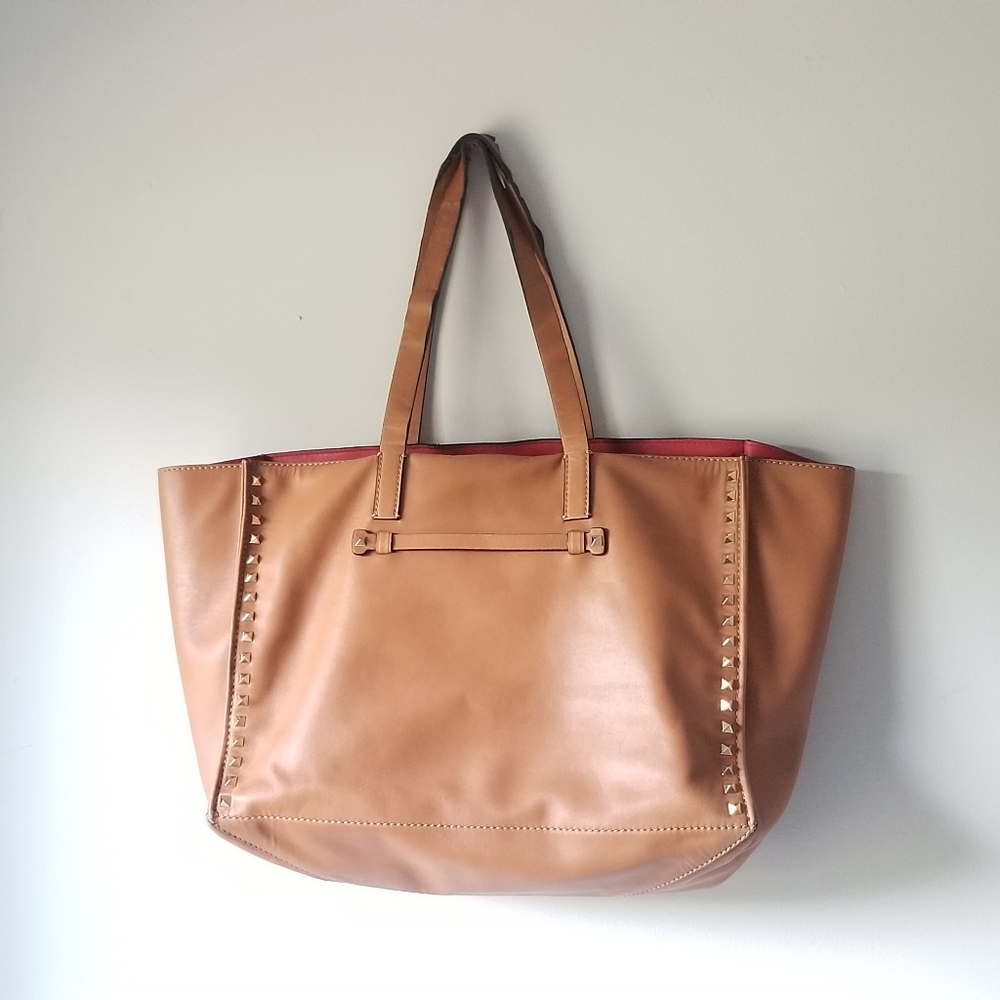 Valentino Garavani Trapeze Rockstud Tote
